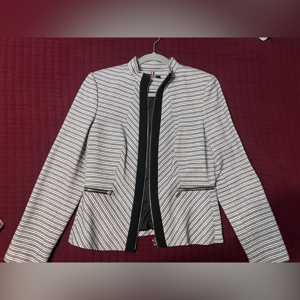 Tommy Hilfiger- blazer size 6